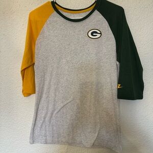 Nike Kids Raglan Tee in Gray, Gold & Green - Green Bay G Logo